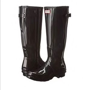 Expandable black hunter boots
